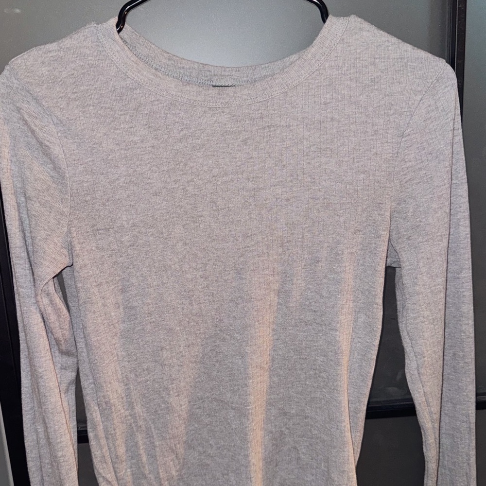 Grey long sleeve shirt